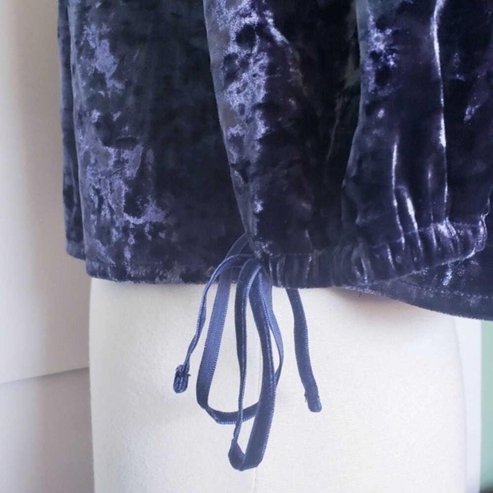 AEO Navy Blue Velvet Off the Shoulder Top - S|P - Picture 9 of 16